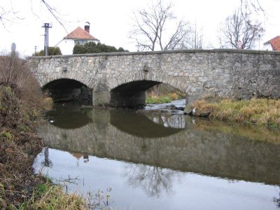 Most přezdívaný "Dolní"
